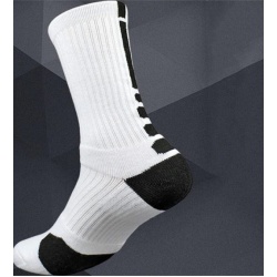 BasketballSocksWhiteBlack-520x574