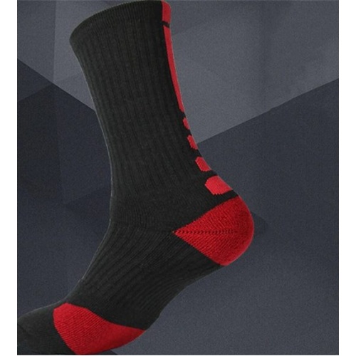 BasketballSocksBlackRed-520x574
